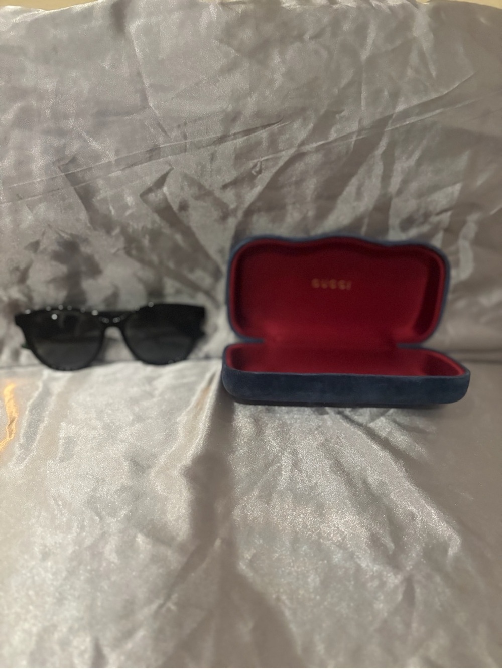 Gucci Men's Black Sunglasses with Blue Velvet Red-Interior Case